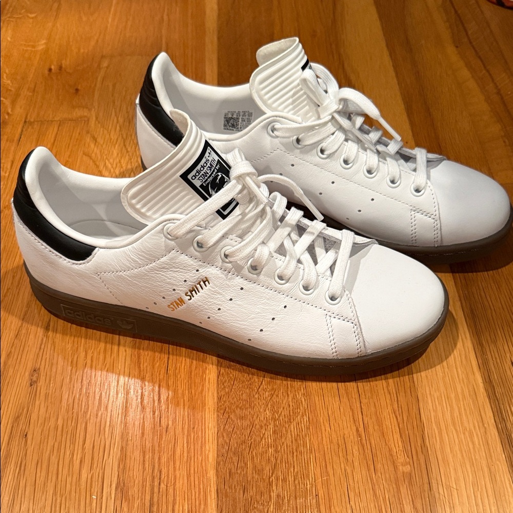 Adidas White and Black Stan Smith Sneakers 8.5 42